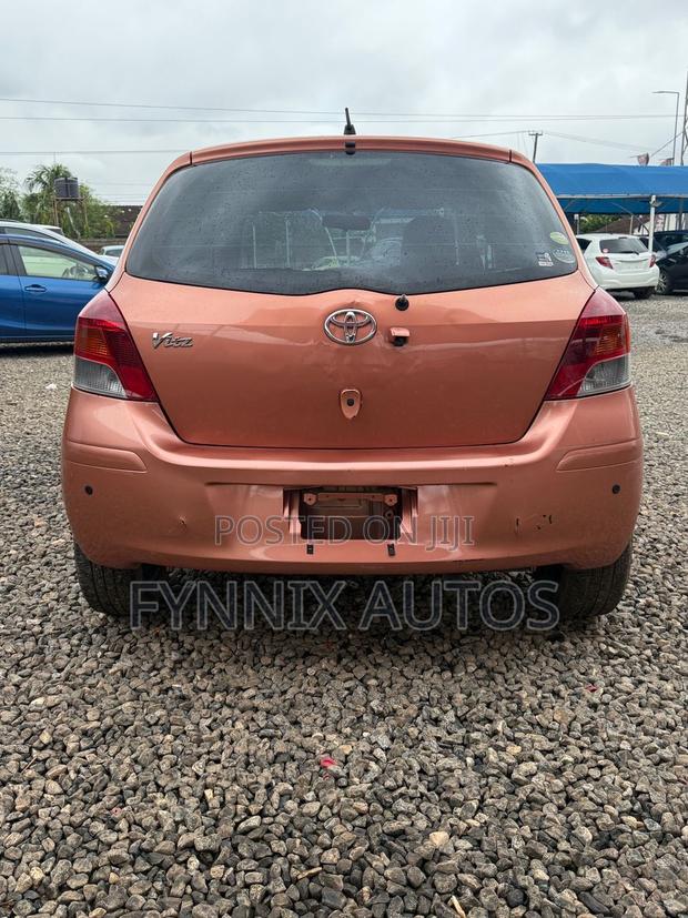 Toyota Vitz 1.3 FWD 5dr 2010 Pink