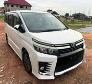 Toyota Voxy 2015 White for sale