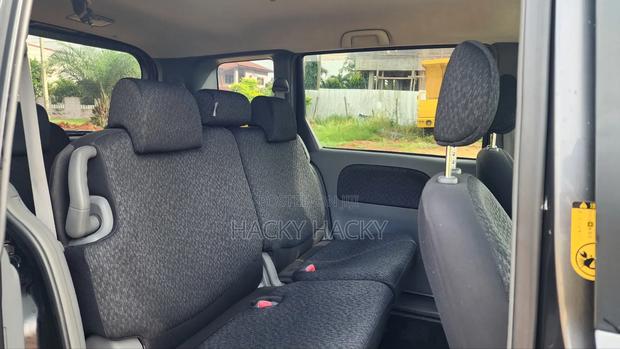 Toyota Sienta 2013 Gray