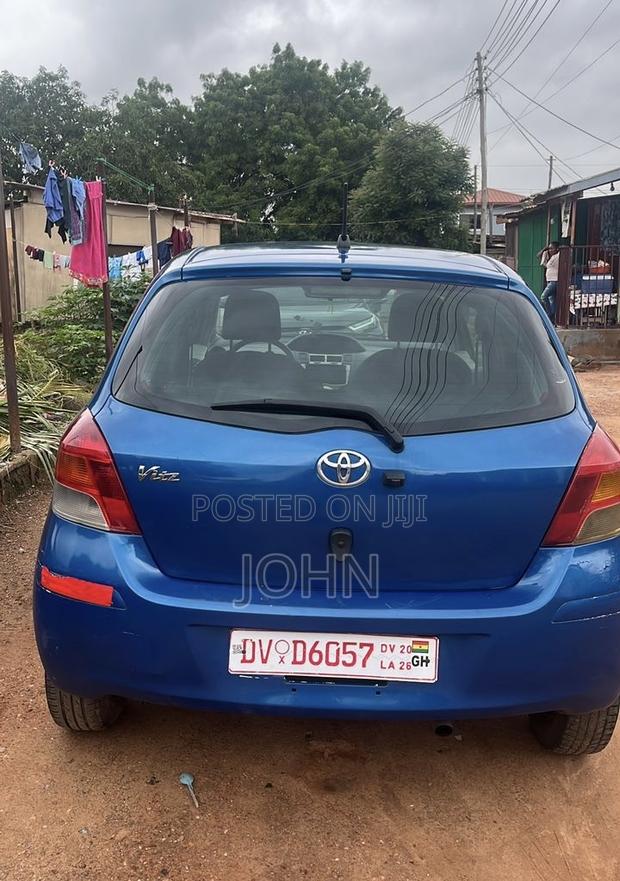 Toyota Vitz 2010 Blue