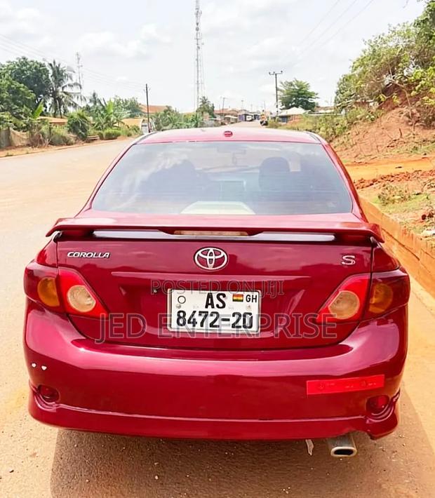 Toyota Corolla 2010 Red