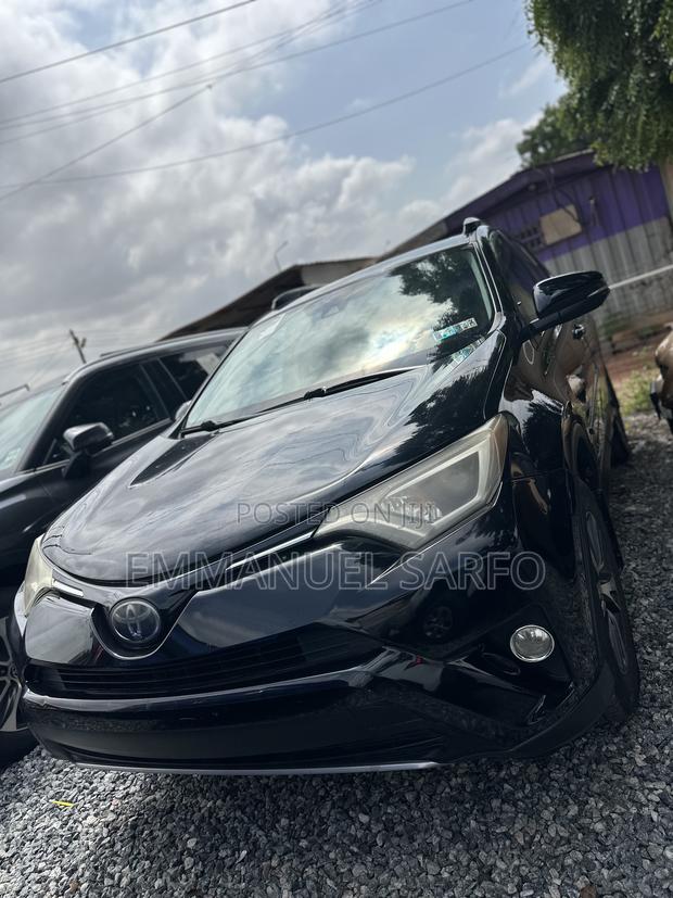 Toyota RAV4 XLE 4dr SUV AWD (2.5L 4cyl 6A) 2018 Black
