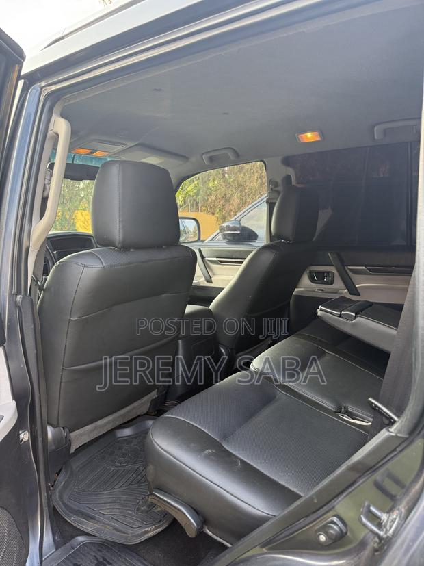 Mitsubishi Pajero 2010 Blue