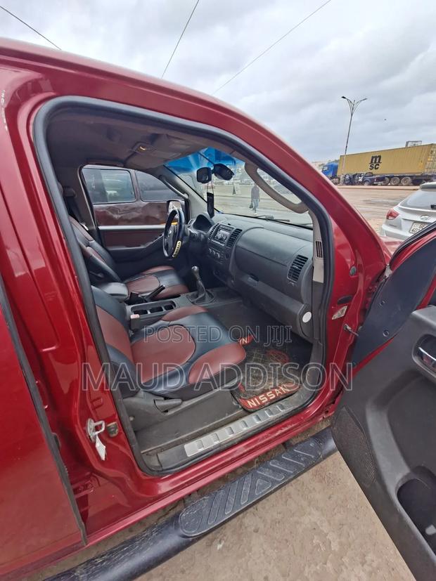 Nissan Navara 2012 Red