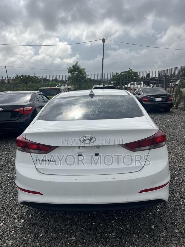 Hyundai Elantra ECO 2018 White