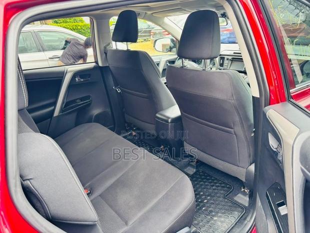 Toyota RAV4 2018 Burgundy
