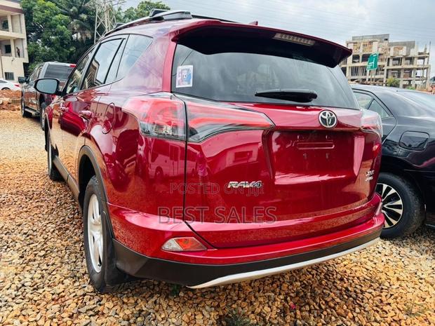 Toyota RAV4 2018 Burgundy