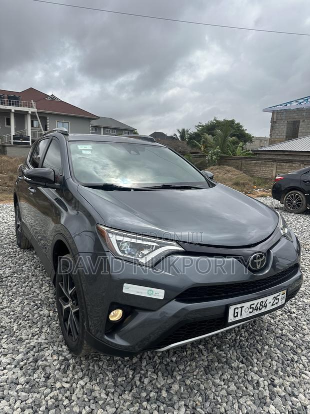 Toyota RAV4 2017 Gray