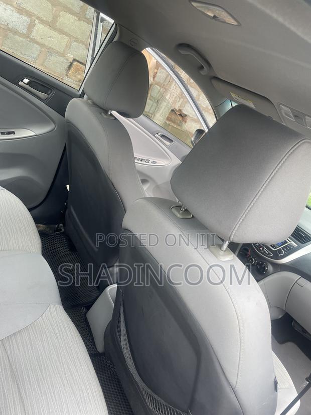 Hyundai Accent SE Sedan 2017 Silver