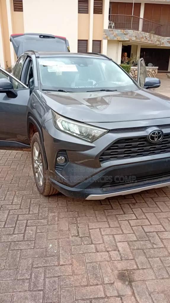 Toyota RAV4 2021 Black
