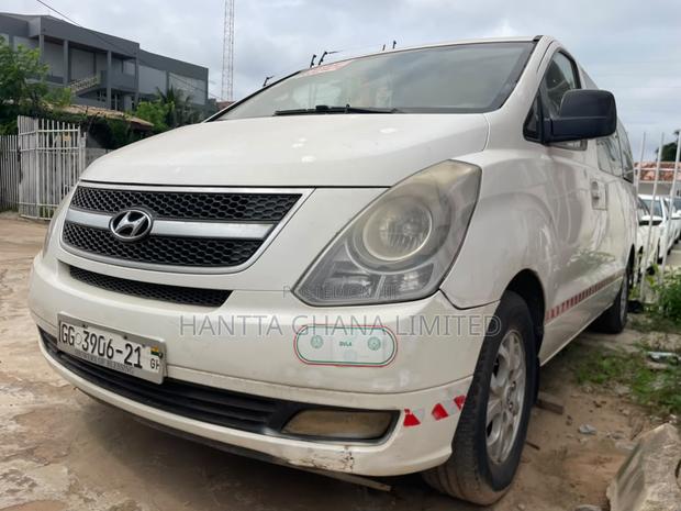 Hyundai H200 2015 White