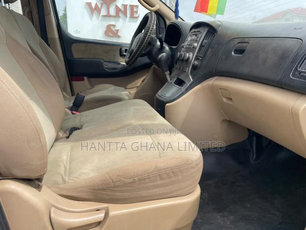 Hyundai H200 2015 White