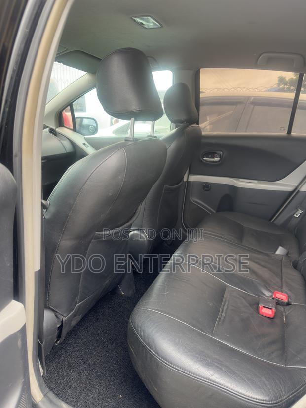 Toyota Yaris 2010 Blue