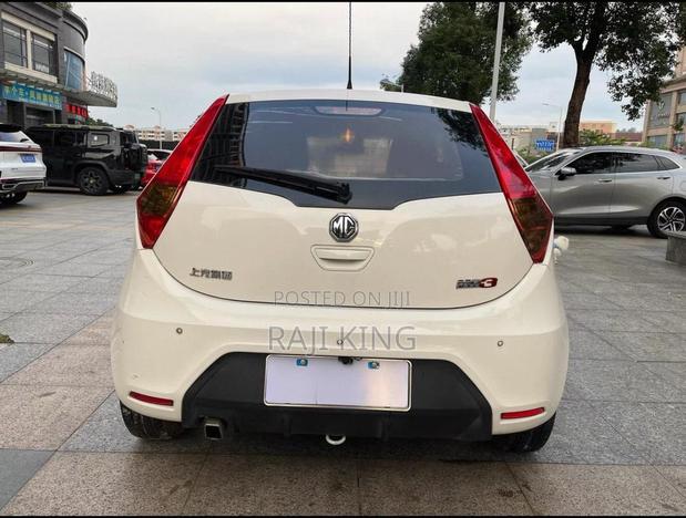 Car 2016 Ivory