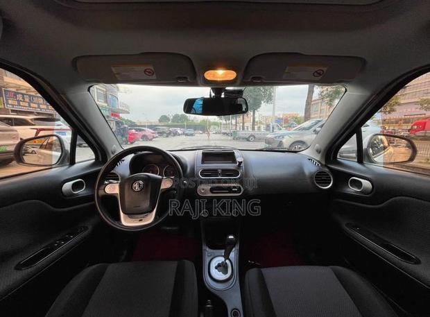Car 2016 Ivory