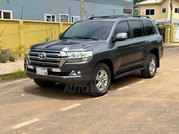 Toyota Land Cruiser 4.5 V8 VXR 2016 Gray