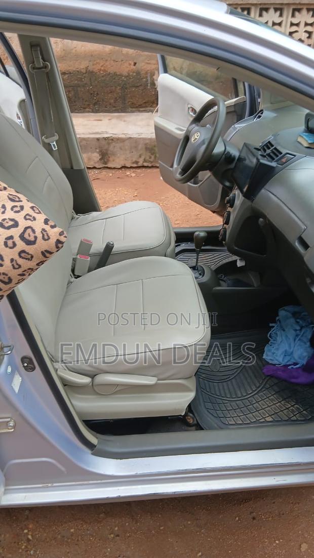 Toyota Vitz 1.5 FWD 5dr 2010 Silver
