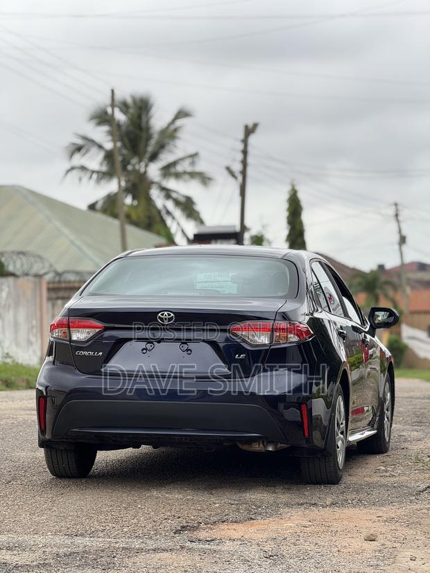 Toyota Corolla LE 2020 Blue
