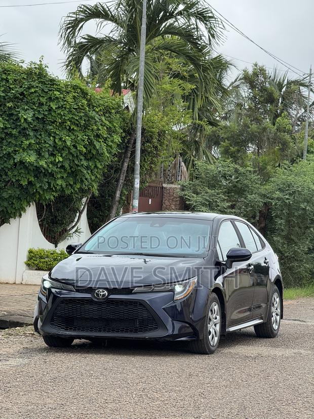 Toyota Corolla LE 2020 Blue