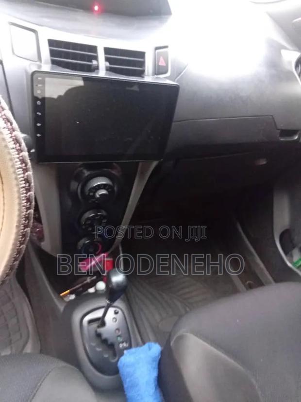 Toyota Vitz 2010 Black