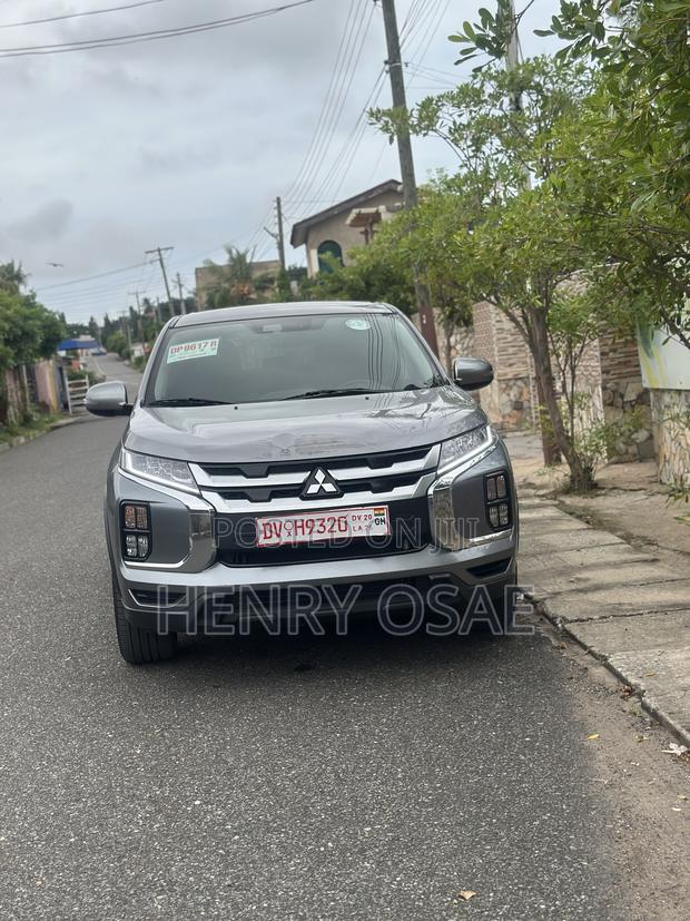 Mitsubishi Outlander SE 2022 Silver