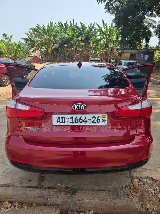 Kia Forte LX Sedan 2015 Red