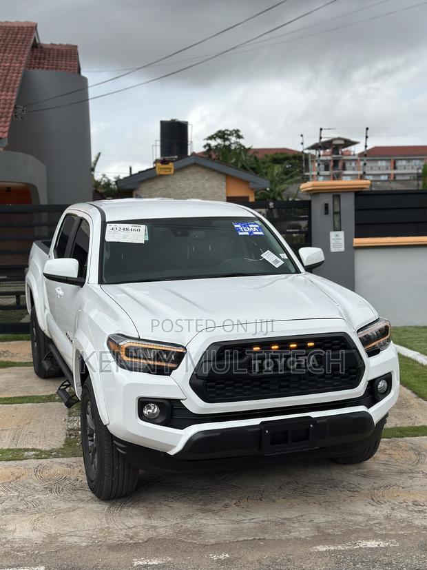 Toyota Tacoma SR5 Double Cab 5' Bed I4 AT 2023 White