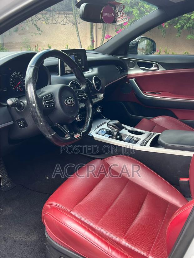 Kia Stinger 2018 Silver