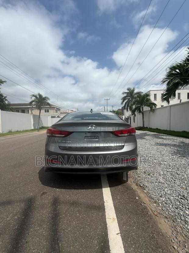 Hyundai Elantra Limited 2018 Gray