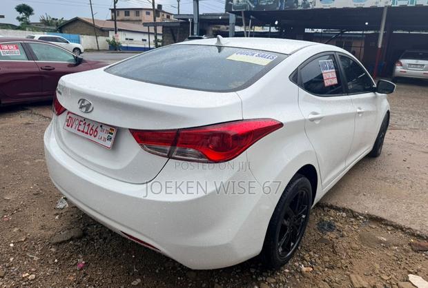 Hyundai Elantra GLS Automatic 2012 White