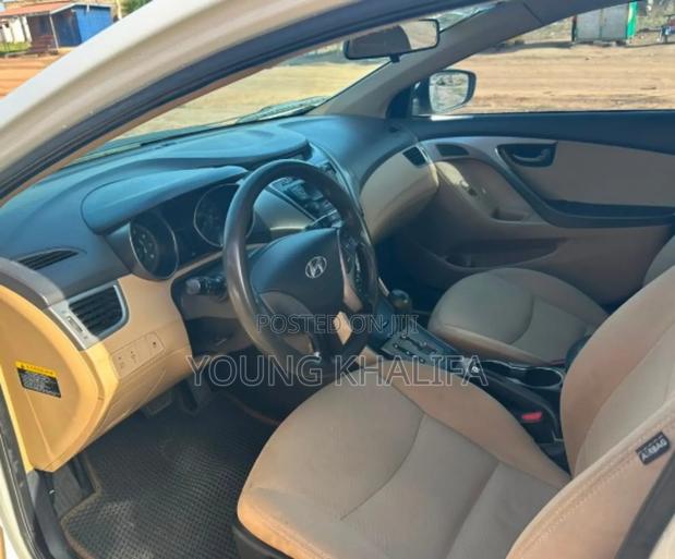 Hyundai Elantra 2013 White