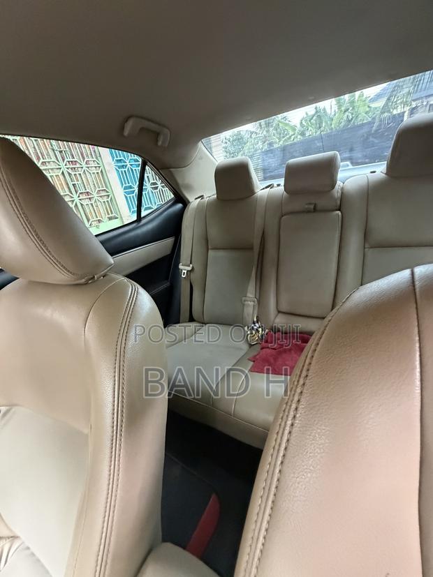 Toyota Corolla LE Premium 4dr Sedan (1.8L 4cyl CVT) 2016 Red