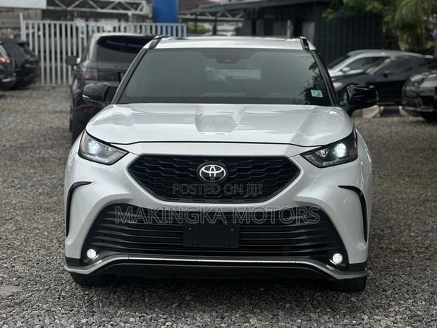 Toyota Highlander XSE 2022 White