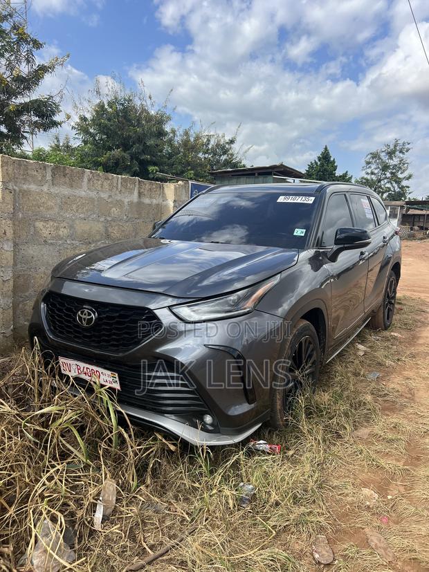 Toyota Highlander XLE FWD 2023 Gray