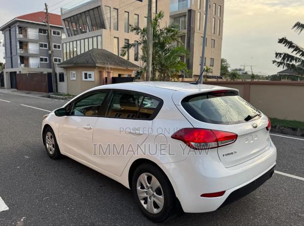 Kia Forte SX Hatchback 2017 White