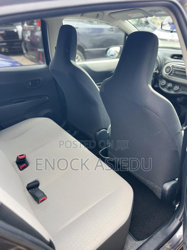 Toyota Vitz 1.3 AWD 5dr 2013 Gray