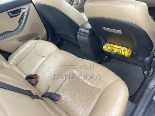 Hyundai Elantra Limited Sedan FWD (1.8L 4cyl 6A) 2013