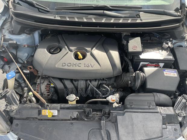 Hyundai Elantra Limited Sedan FWD (1.8L 4cyl 6A) 2013