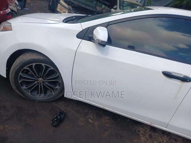 Toyota Corolla 2015 White