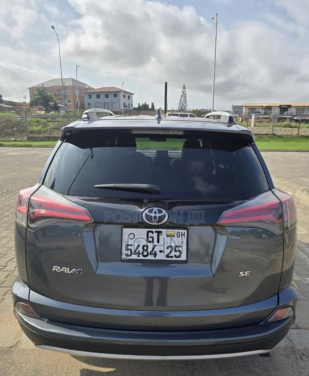Toyota RAV4 SE AWD (2.5L 4cyl 6A) 2017 Gray
