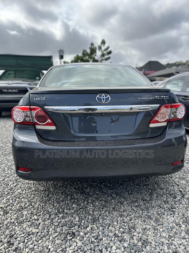 Toyota Corolla 2012 Gray