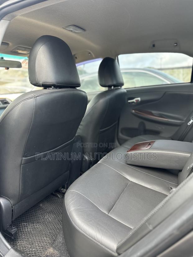 Toyota Corolla 2012 Gray