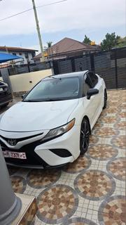 Toyota Camry 2019 White for sale