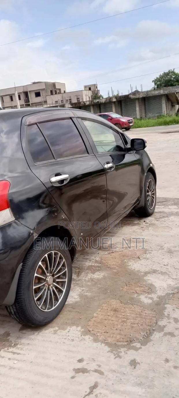 Toyota Vitz 2010 Black