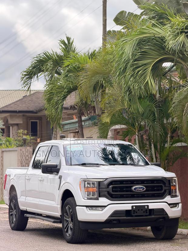 Ford F-150 XLT 2022 White
