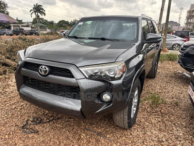 Toyota 4-Runner SR5 Premium 4dr 4x2 (4.0L 6cyl 5A) 2017 Gray