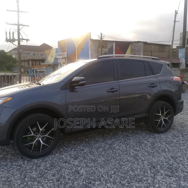 Toyota RAV4 2018 Gray