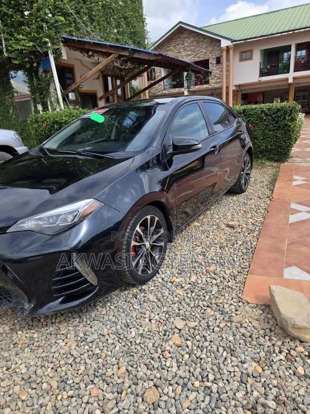Toyota Corolla 2018 Black