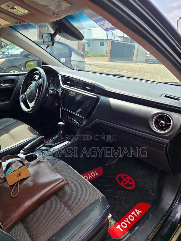 Toyota Corolla 2018 Black