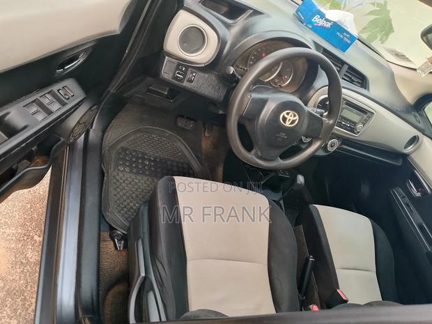 Toyota Yaris 2012 Gray